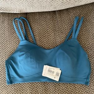 Lululemon like a cloud sports bra BRAND NEW